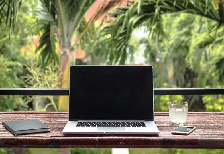 7 Must-Have Travel Tech Essentials for the Modern Nomad